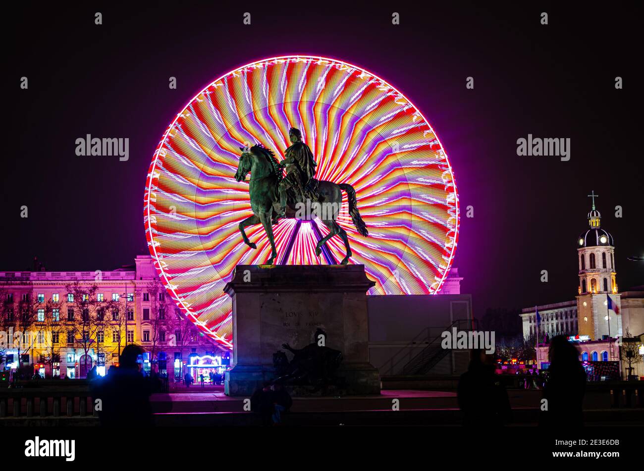 Grande roue de la place Bellecour la nuit, Lyon, France Banque D'Images