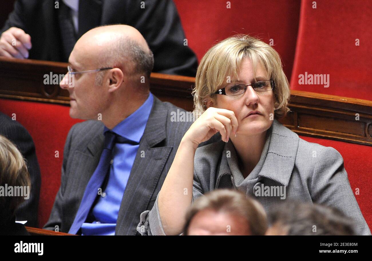 Bernard Laporte et Nadine Morano assistent à une séance de travail à l'Assemblée nationale à Paris, en France, le 20 janvier 2009. Photo de Christophe Guibbbaud/ABACAPRESS.COM Banque D'Images