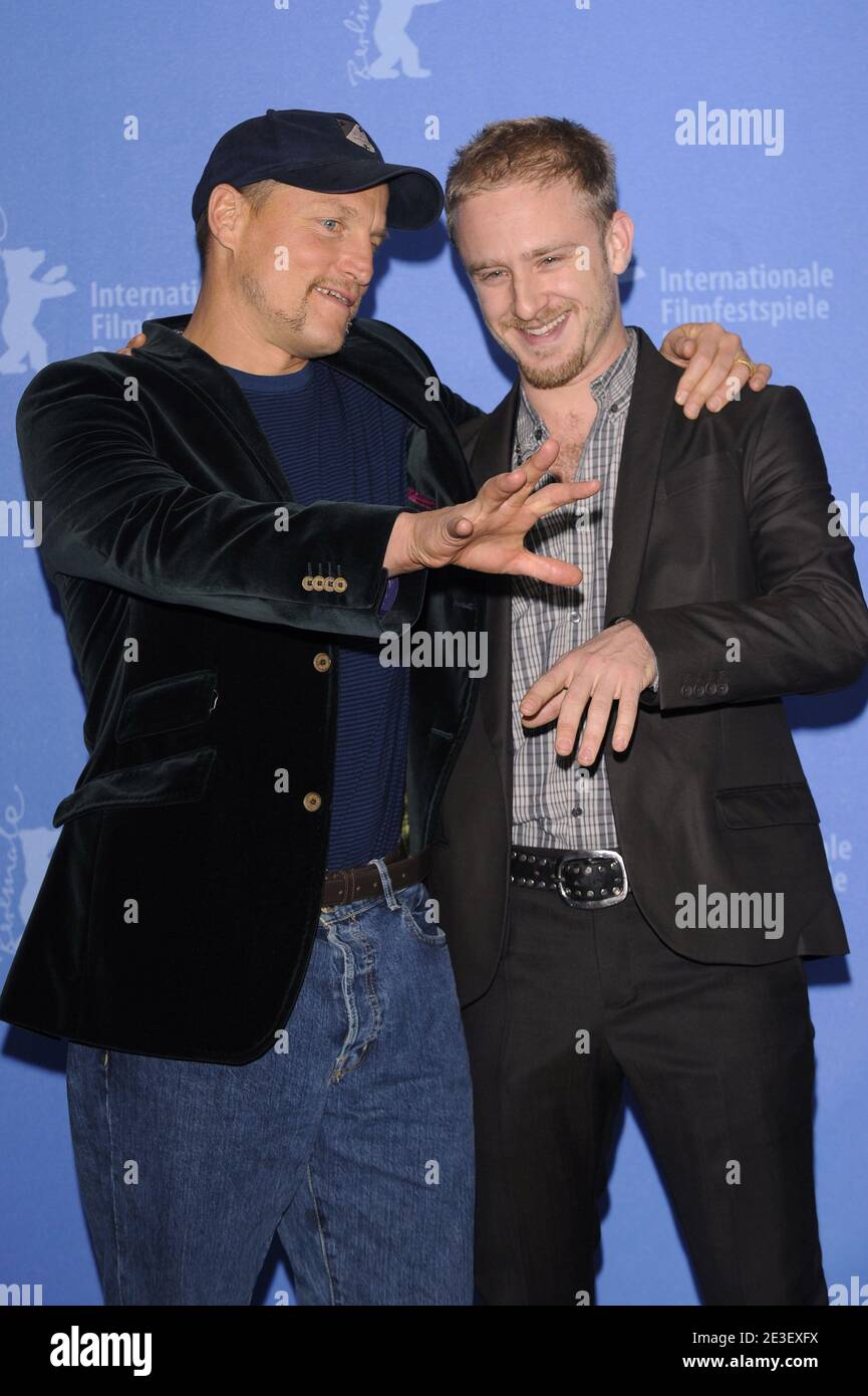 Woody Harrelson et Ben Foster assistent à la séance photo de « The Messenger » dans le cadre du 59ème Festival du film de Berlin à l'hôtel Grand Hyatt le 9 février 2009 à Berlin, en Allemagne. Photo de Mehdi Taamallah/ABACAPRESS.COM Banque D'Images