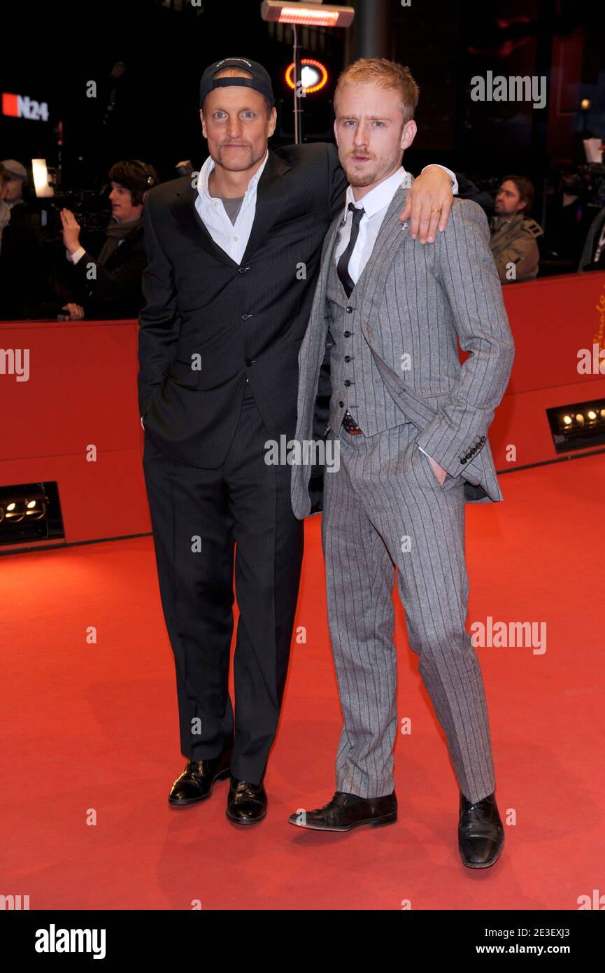 Acteurs Woody Harrelson et Ben Foster assistent à la première de 'The Messenger' dans le cadre du 59ème Festival du film de Berlin, à Berlin, en Allemagne, le 9 février 2009. Photo de Mehdi Taamallah/ABACAPRESS.COM Banque D'Images