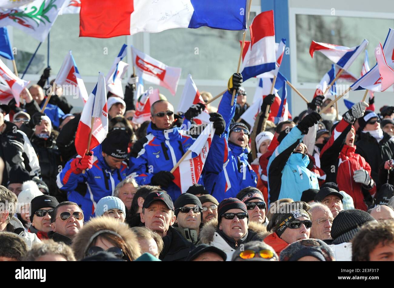 Jean-Claude Killy et le Prince Albert II de Monaco assistent à la 1ère course de slalom masculin aux Championnats du monde de ski sur le parcours face de Bellevarde à Val d'Isère, Alpes françaises, France, le 15 février 2009. Photo de Nicolas Gouhier/Cameleon/ABACAPRESS.COM Banque D'Images