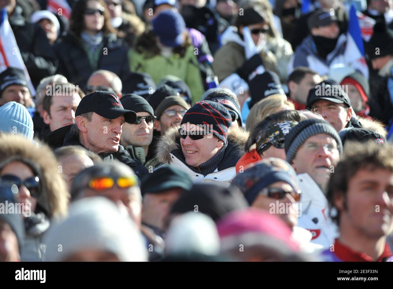 Jean-Claude Killy et le Prince Albert II de Monaco assistent à la 1ère course de slalom masculin aux Championnats du monde de ski sur le parcours face de Bellevarde à Val d'Isère, Alpes françaises, France, le 15 février 2009. Photo de Nicolas Gouhier/Cameleon/ABACAPRESS.COM Banque D'Images