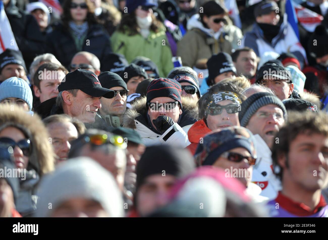 Jean-Claude Killy et le Prince Albert II de Monaco assistent à la 1ère course de slalom masculin aux Championnats du monde de ski sur le parcours face de Bellevarde à Val d'Isère, Alpes françaises, France, le 15 février 2009. Photo de Nicolas Gouhier/Cameleon/ABACAPRESS.COM Banque D'Images