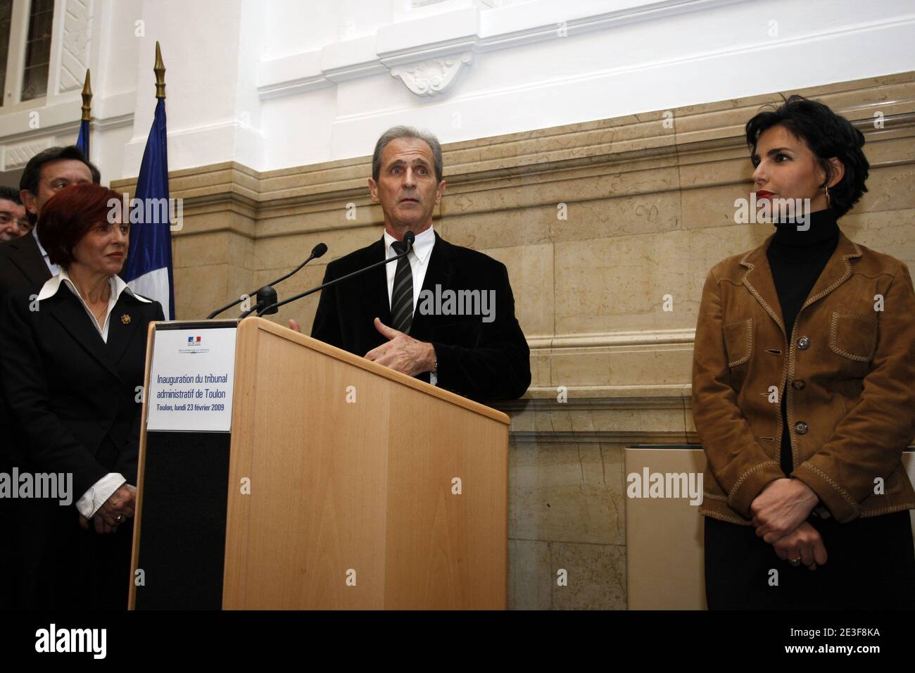 Rachida Dati inaugure le tribunal administratif de Toulon aux cotes de M. Hubert Falco, Maire de Toulon, France le 23 février 2009. Photo Philippe Laurenson/ABACAPRESS.COM Banque D'Images