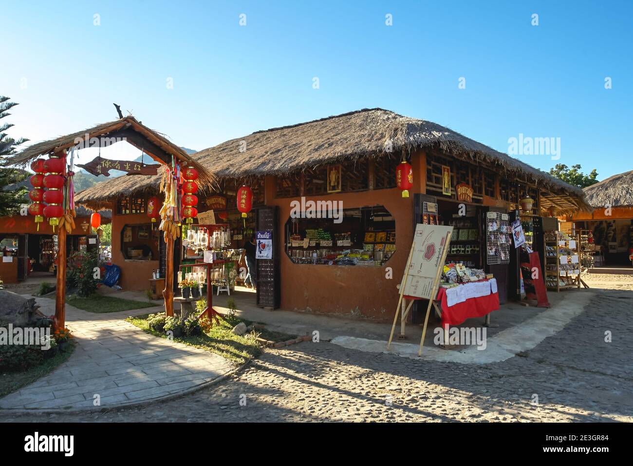 Maehongson, Thaïlande - 13 décembre 2020: Santichon Village un petit Yunnan chinois les destinations de voyage célèbres à Pai, Maehongson. Banque D'Images Maehongson, Thaïlande - 13 décembre 2020: Santichon Village un petit Yunnan chinois les destinations de voyage célèbres à Pai, Maehongson. Banque D'Images