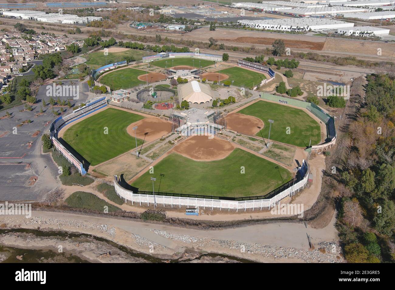 Une vue aérienne du Big League Dreams Sports Park, dimanche 17 janvier 2021, à Chino Hills, en Californie. Banque D'Images