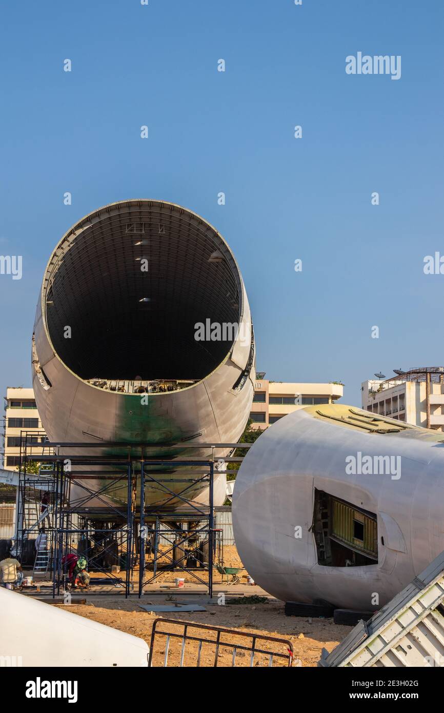 Pattaya District Chonburi Thaïlande Asie un ancien avion jeté ou le jet géant est utilisé comme un restaurant et un bar Banque D'Images