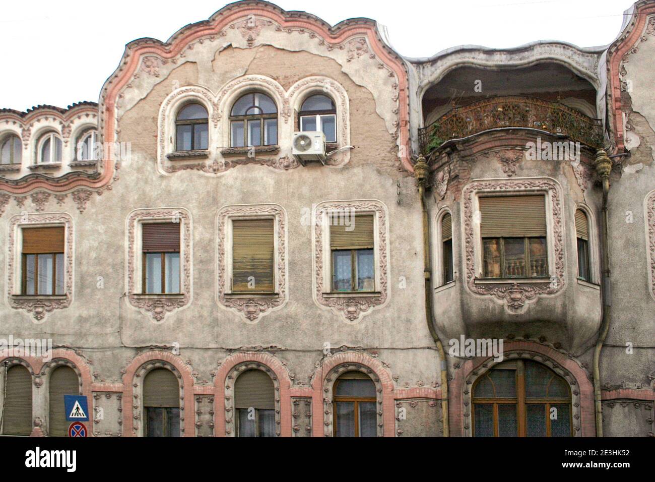 Détails architecturaux sur un bâtiment du XIXe siècle à Oradea, Roumanie Banque D'Images