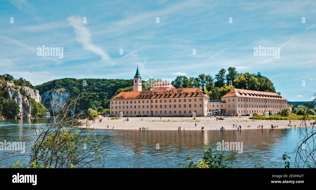 Vue panoramique sur l'abbaye de Weltenbourg. Ce monument est un monastère bénédictin de Weltenbourg Kelheim sur le Danube, en Bavière, Allemagne. Banque D'Images