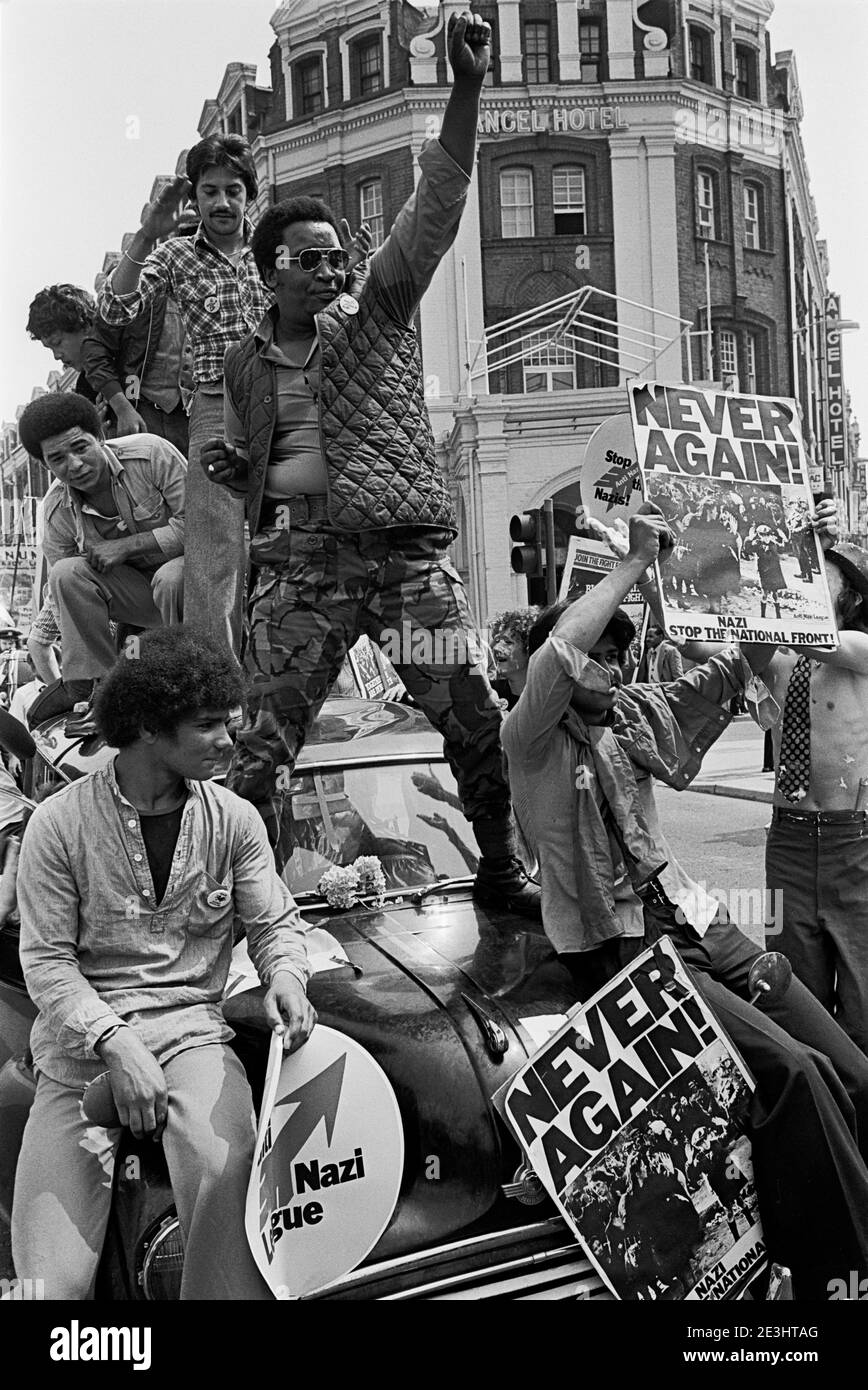 La Ligue anti-nazie manifestant contre le Front national, Cardiff, 1978 Banque D'Images
