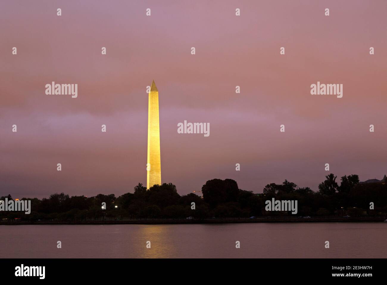 Le Washington Monument de nuit à Washington DC, États-Unis. Banque D'Images