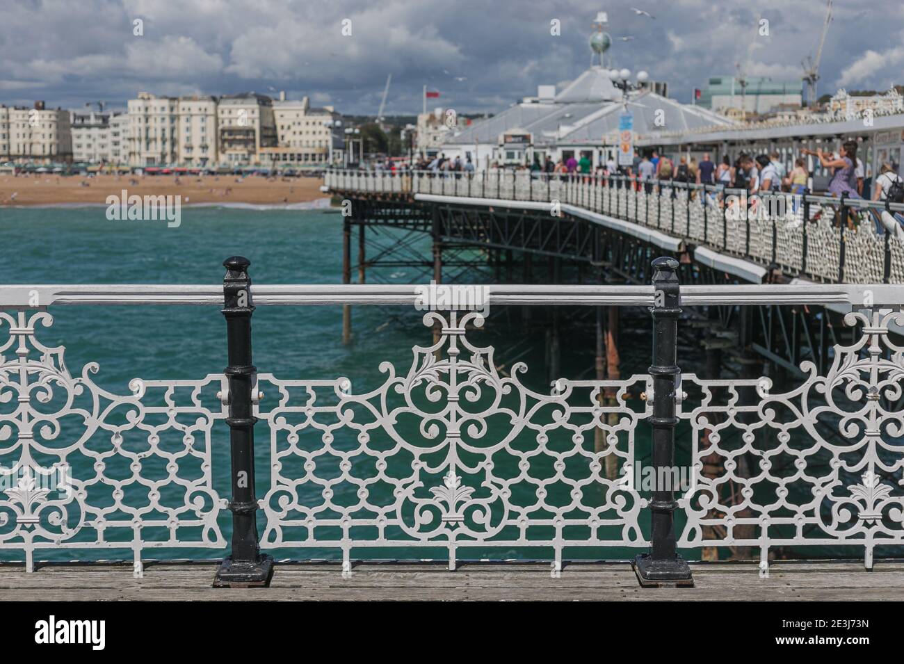 Brighton Palace Pier et rivage, East Sussex, Angleterre, Royaume-Uni. Banque D'Images