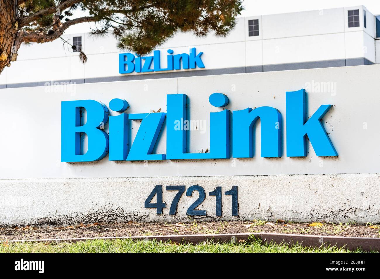 17 sept 2020 Fremont / CA / USA - logo BizLink à leur siège social dans la Silicon Valley; BizLink Holding Inc. Fournit des solutions d'interconnexion Banque D'Images
