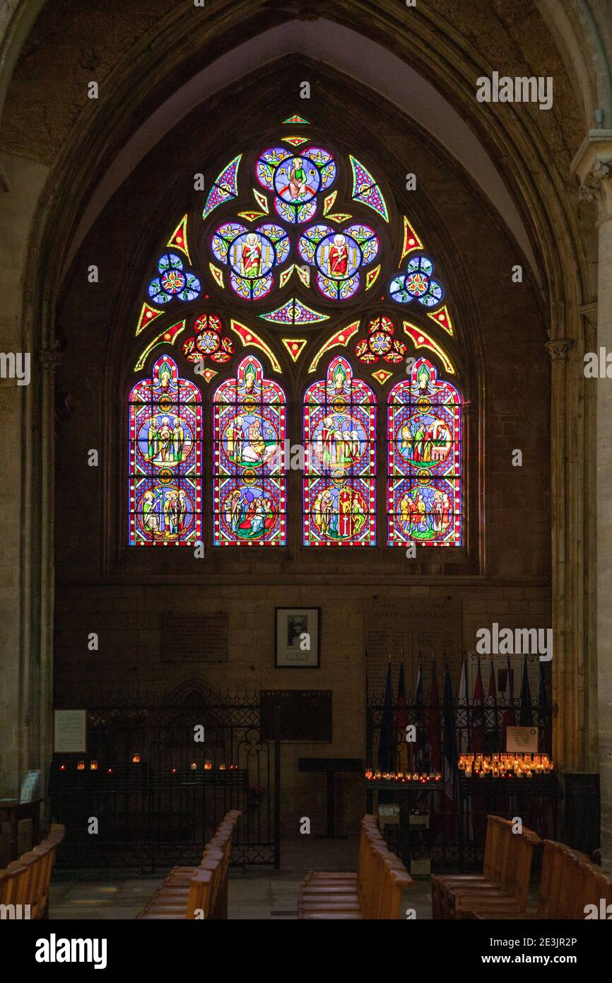 Rouen Cathédrale Normandie France 9.25.2019 un des plus grands exemples de l'église gothique du 13ème siècle. Belle fenêtre en vitraux avec v Banque D'Images