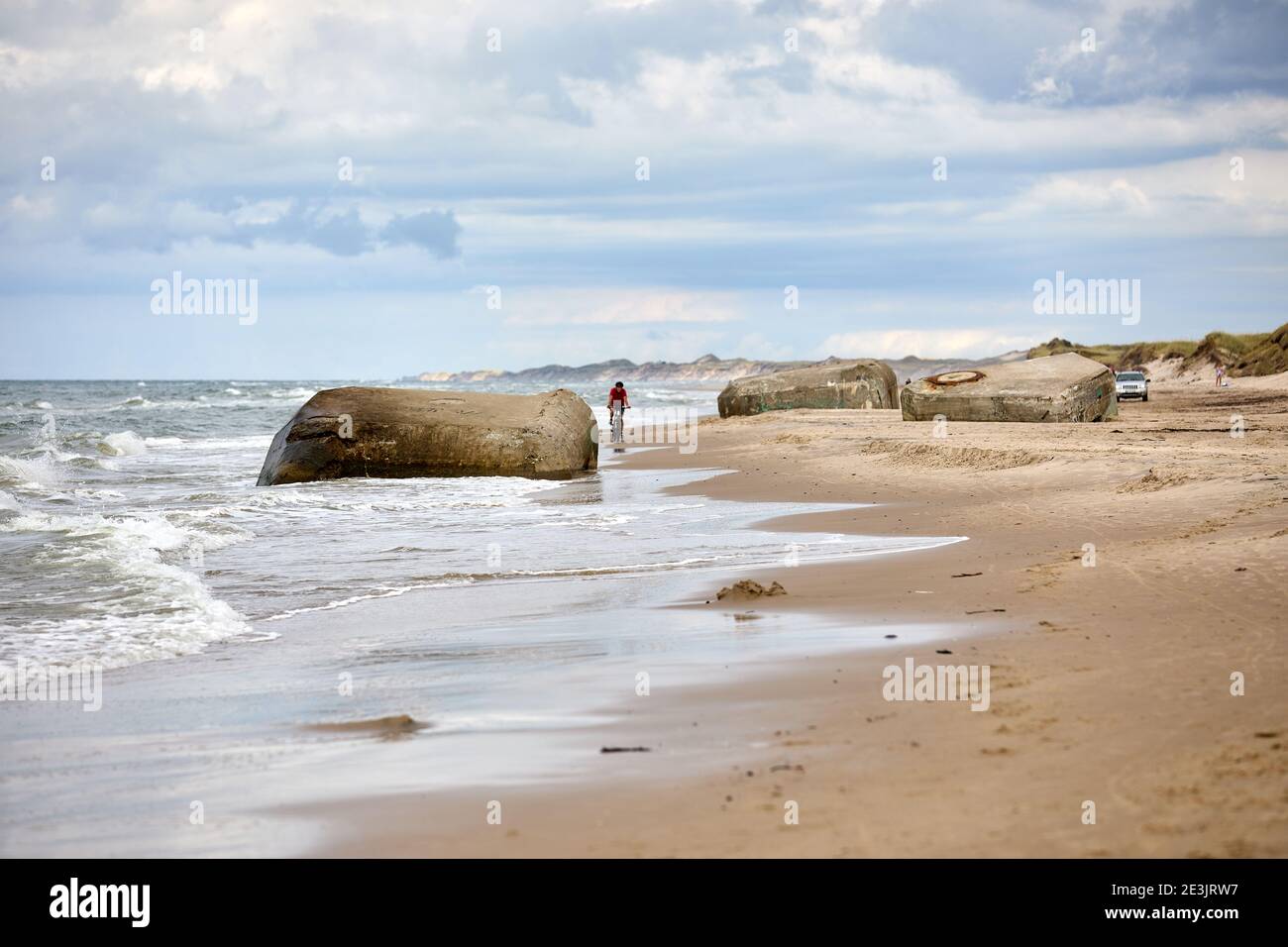 Des bunkers allemands de la Seconde Guerre mondiale sur la côte ouest du Danemark ; Skiveren Beach Banque D'Images