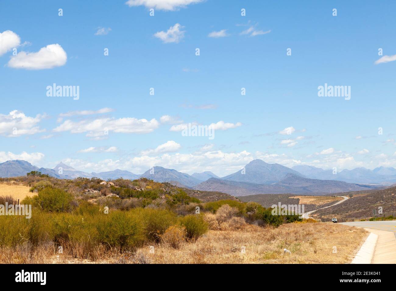 Voyage en voiture le long de la R46 à travers les chaînes de montagnes du Cap occidental, Afrique du Sud Banque D'Images