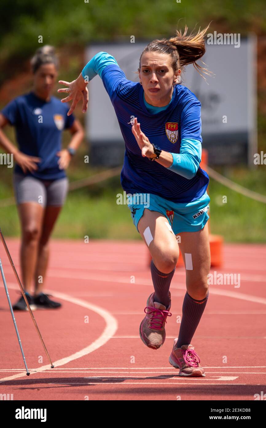 JUNDIAÍ, SP - 19.01.2021: TESTICULES FÍSICOS DA ARBITRAGEM DA FPF - Premier jour de tests physiques chez Arbitragem Paulista de Futebol, FPF. Des évaluations sont en cours au complexe sportif Dr. Nicolino de Luca, Bolão, à Jundiaí, São Paulo. Le 19 janvier 2021. D'ici samedi, environ 400 arbitres et assistants, entre hommes et femmes, seront transmis. (Photo: Bruno Ruas/Fotoarena) Banque D'Images