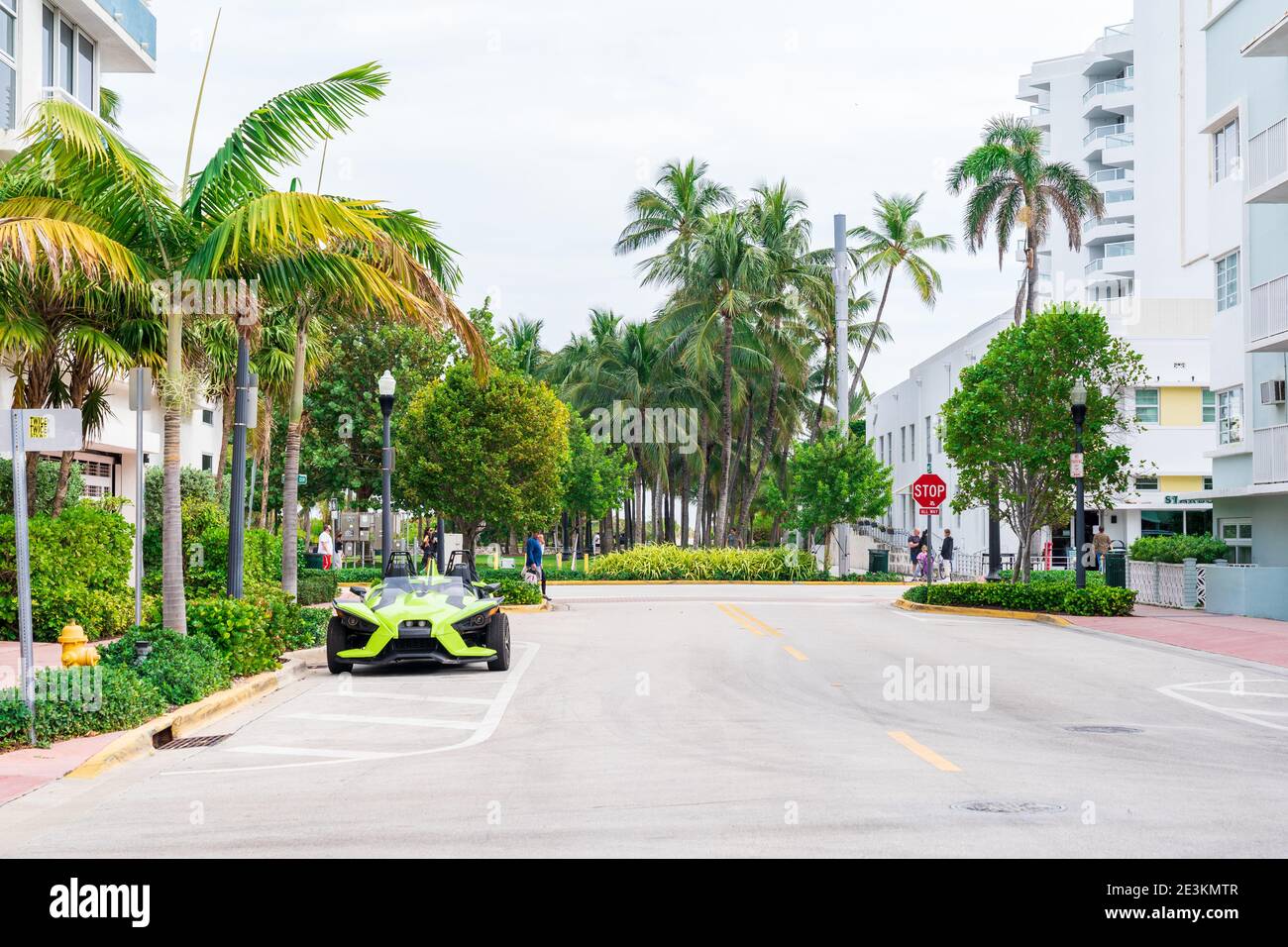 Ocean Drive, Miami - 4 janvier 2021 : rues tranquilles de South Beach pendant la pandémie du coronavirus. Banque D'Images