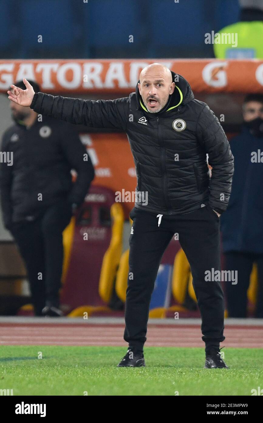 Rome, Italie. 19 janvier 2021. ROME, ITALIE - janvier 19 : entraîneur en chef Vincenzo Italiano de Spezia gestes pendant le match de football de la coupe Tim des quatre-vingts entre AS Roma et Spezia au Stadio Olimpico le 19 janvier 2021 à Rome Italie /LiveMedia crédit: Claudio Pasquazi/LPS/ZUMA Wire/Alamy Live News Banque D'Images