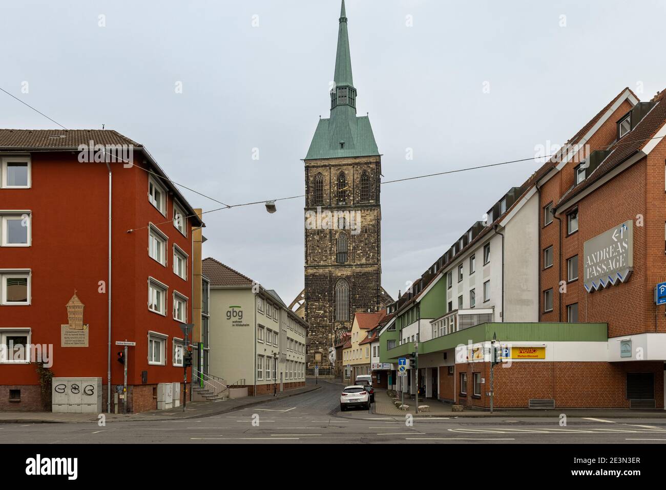 Calme dans les rues du centre-ville de Hildesheim en raison du blocage du coronavirus Banque D'Images