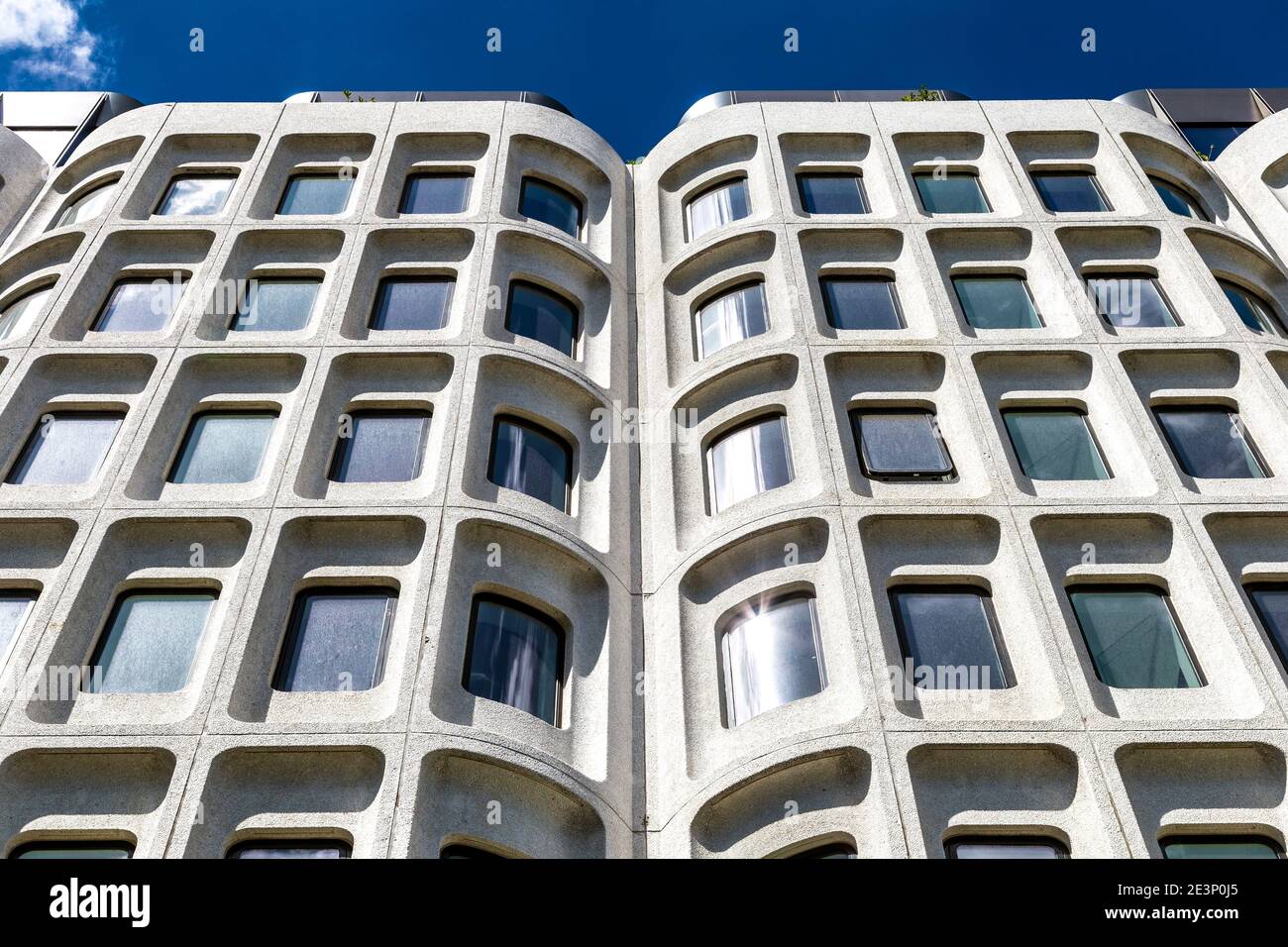 Extérieur de style brutaliste le Standard Hotel, ancien Camden Town Hall Annex à Kings Cross, Londres, Royaume-Uni Banque D'Images
