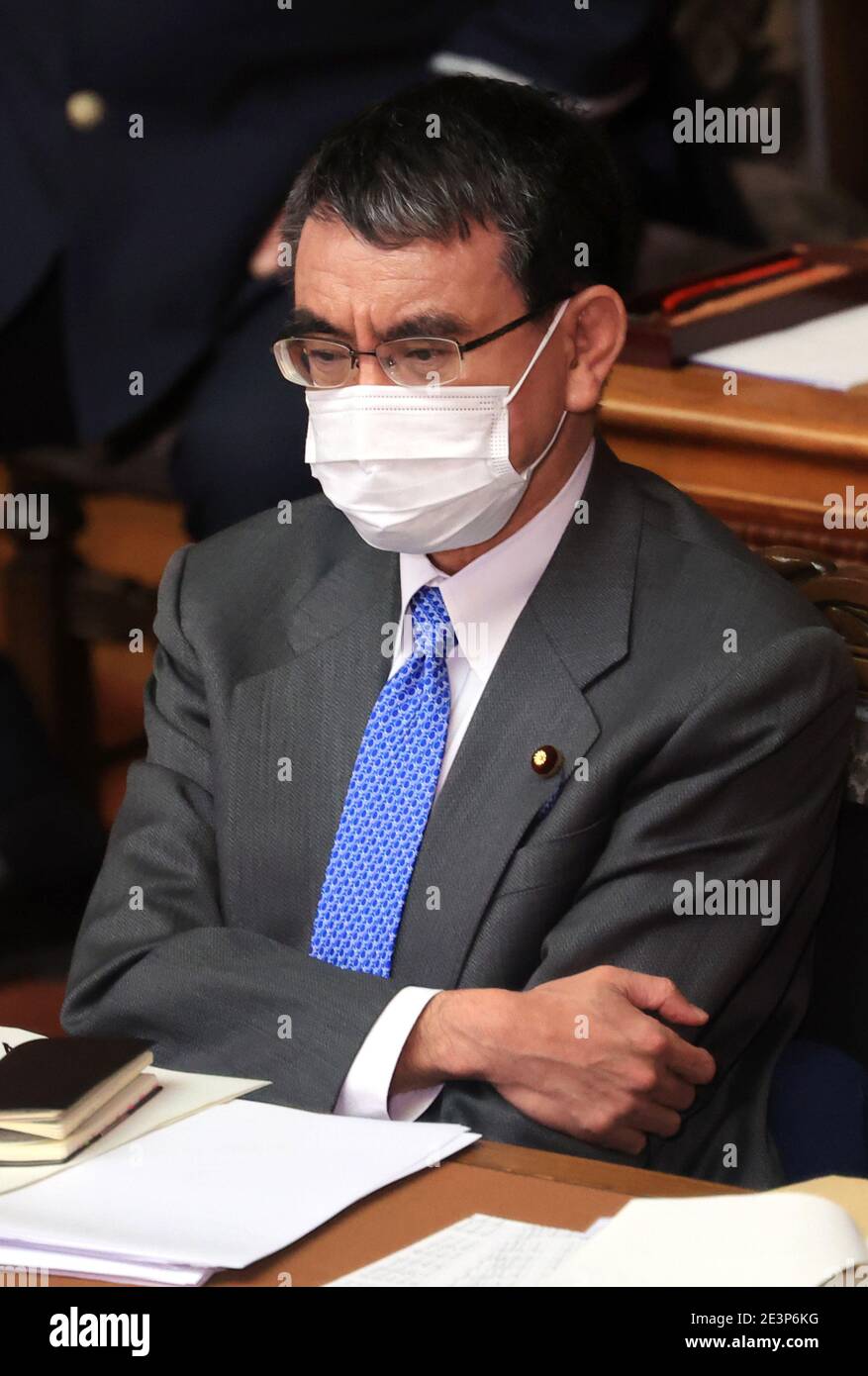 Tokyo, Japon. 20 janvier 2021. Le ministre japonais de la réforme administrative, Taro Kono, assiste à la séance plénière de la Chambre basse à la Diète nationale à Tokyo le mercredi 20 janvier 2021. Premier Minisrer Yoshihide Suga nommé Kono en charge de la vaccination du nouveau coronavirus. Credit: Yoshio Tsunoda/AFLO/Alay Live News Banque D'Images