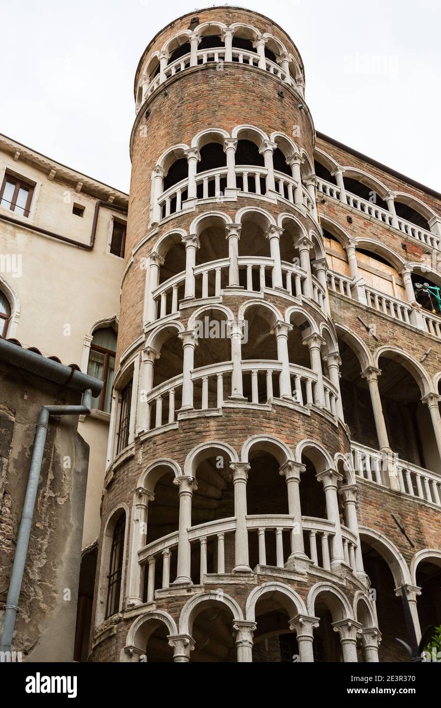 Magnifique Palazzo Contarini del Bovolo, plus connu pour l'escalier extérieur en colimaçon, Venise, Italie Banque D'Images