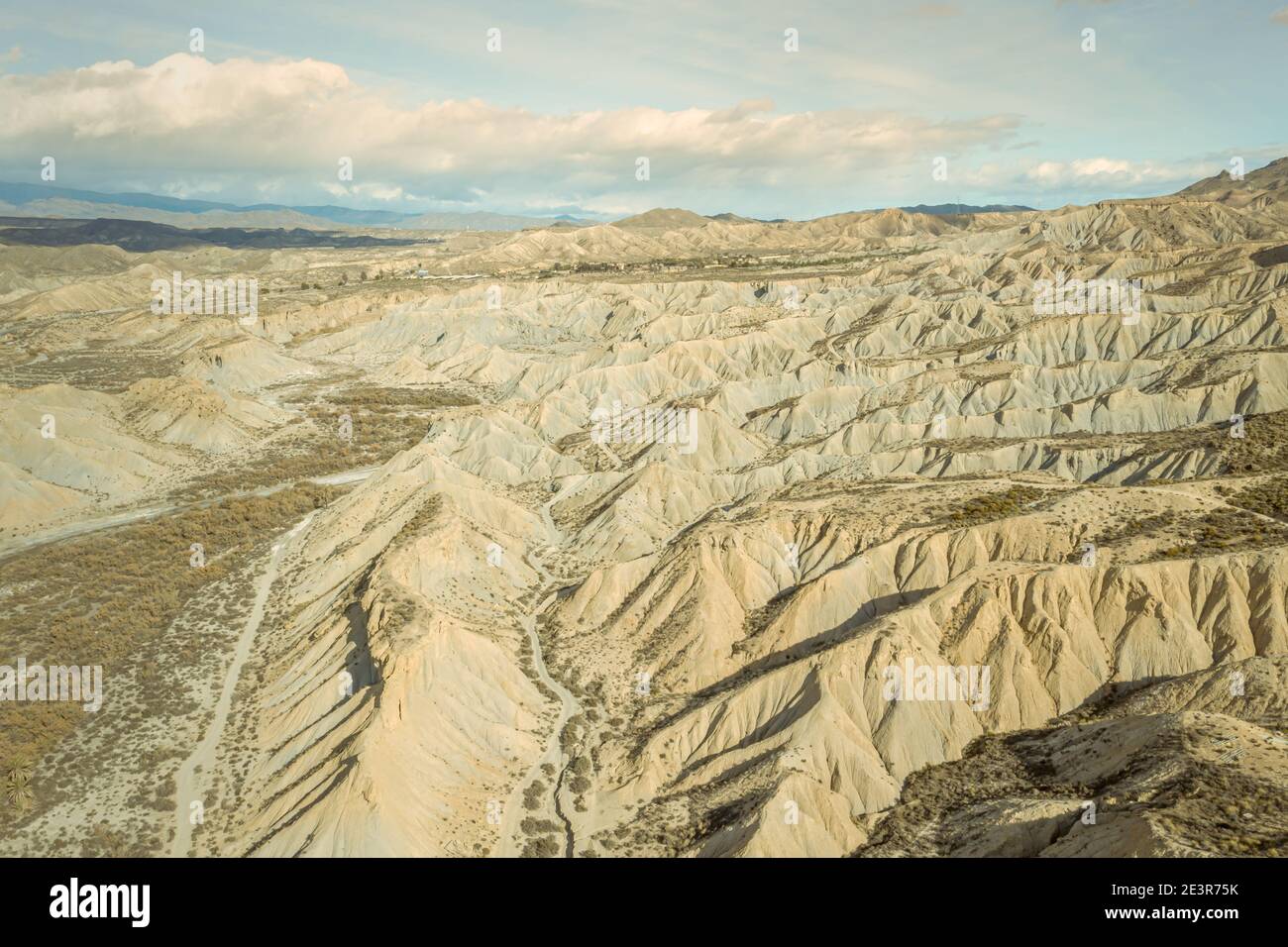 Drone vue aérienne du désert de Tabernas en Andalousie Almeria Espagne seulement désert en Europe Banque D'Images