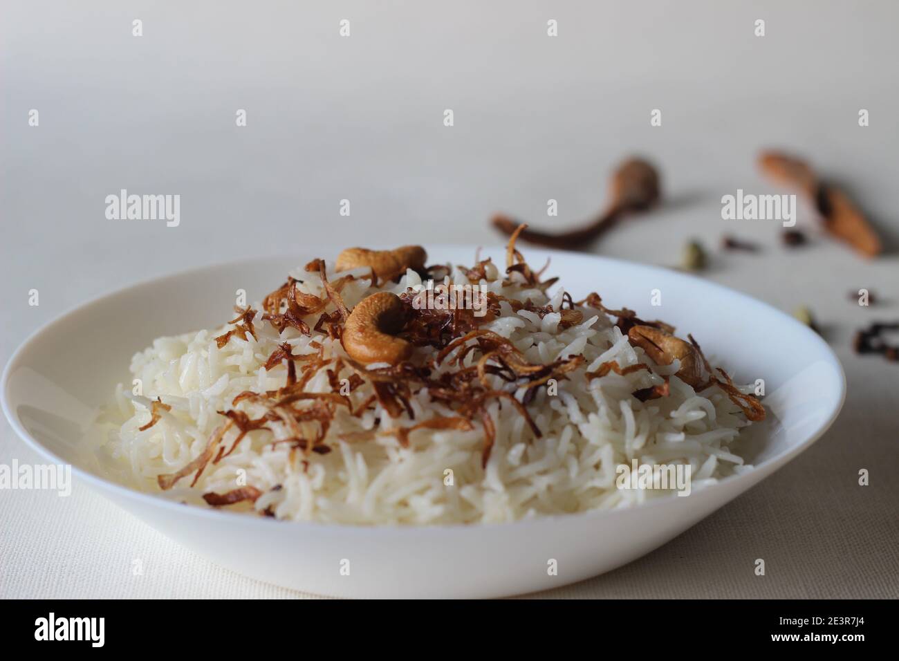 Riz traditionnel aux ghee aromatiques fait maison pour les occasions spéciales comme Noël, Pâques, Onam et autres festivals Banque D'Images