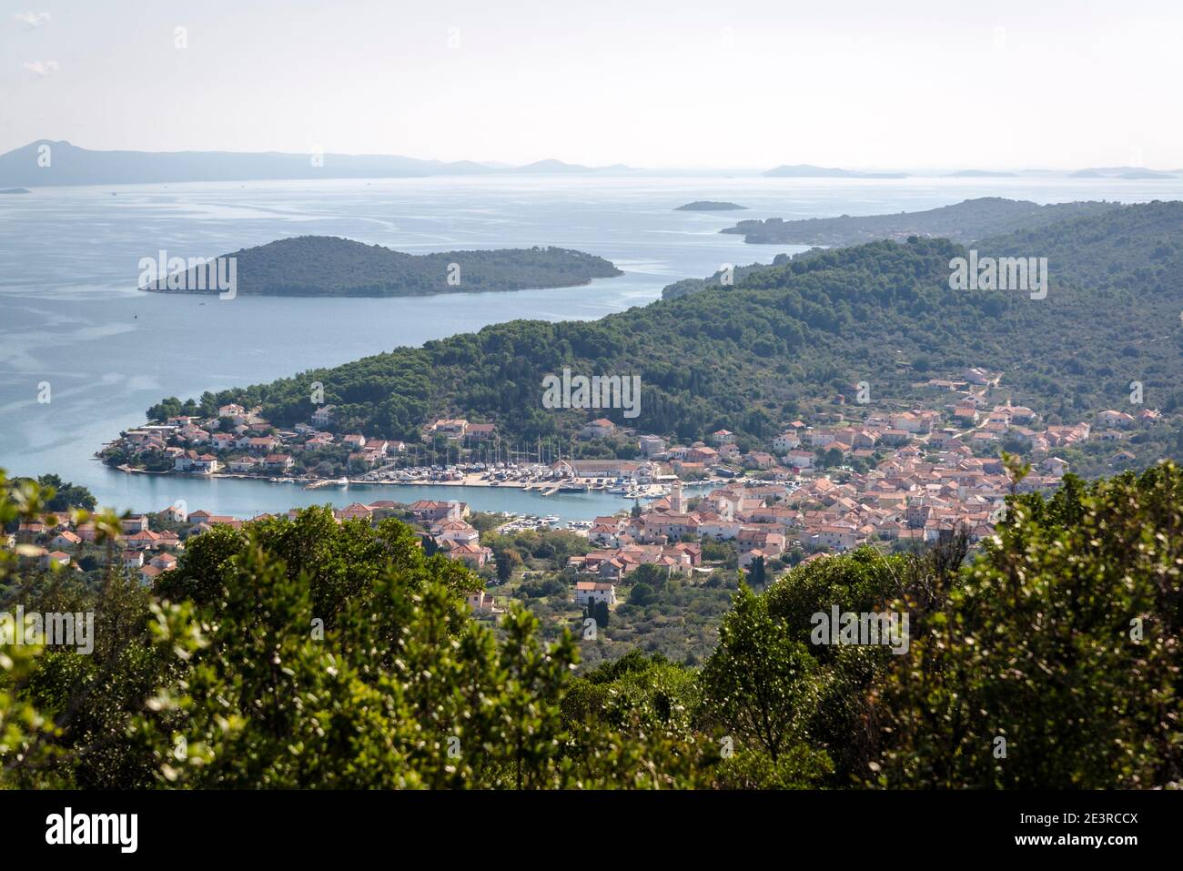 Vue de Korinjak, la plus haute de l'île à 166 m au-dessus du niveau de la mer, île d'Iz, archipel de Zadar, Dalmatie, Croatie Banque D'Images