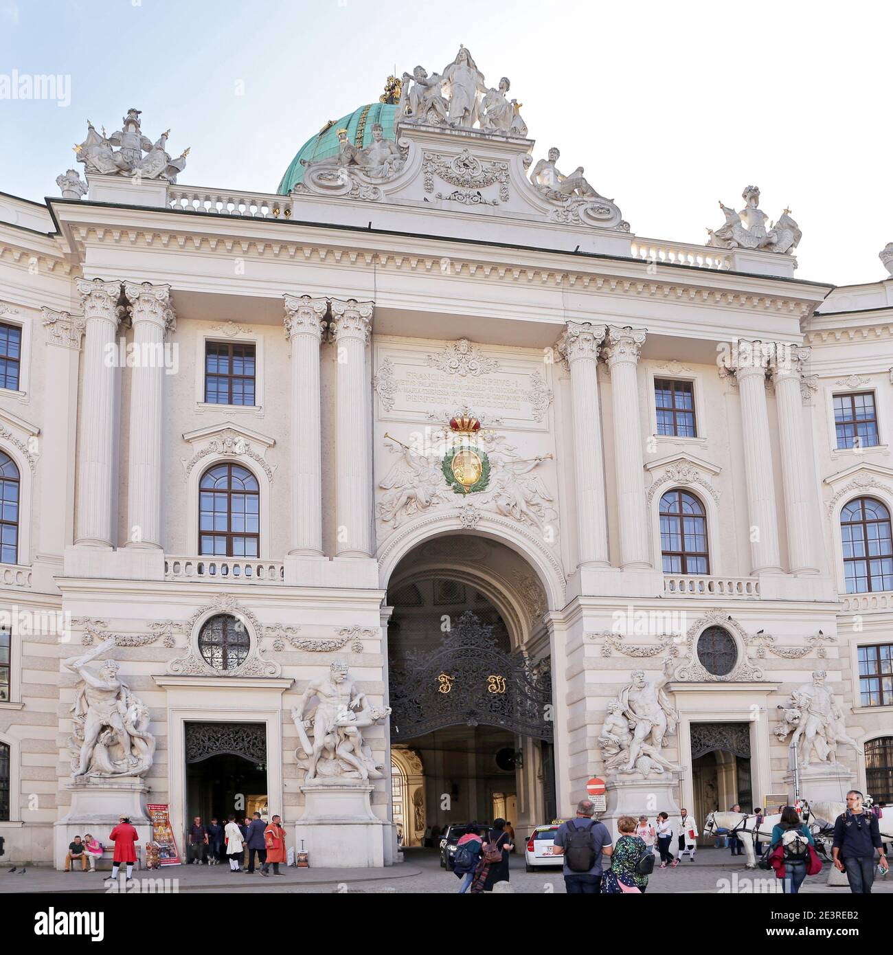 Vienne, Autriche - 24 avril 2019 : palais impérial Hofburg, Heldenplatz, Vienne Banque D'Images