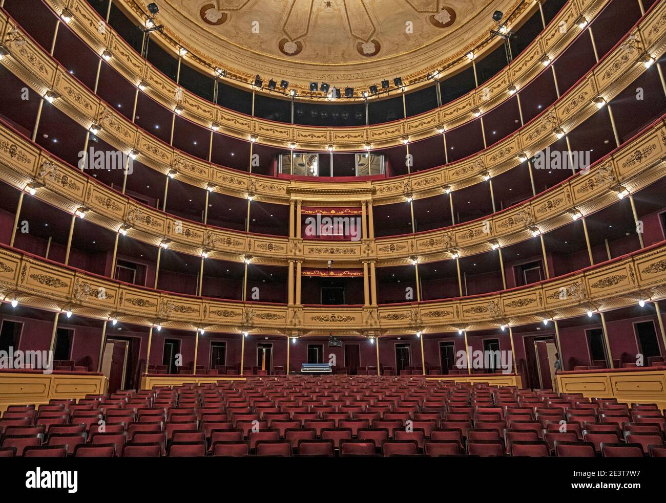 Intérieur du théâtre Solis / Teatro Solís, salle de théâtre / concert dans le centre-ville de Montevideo, Uruguay Banque D'Images