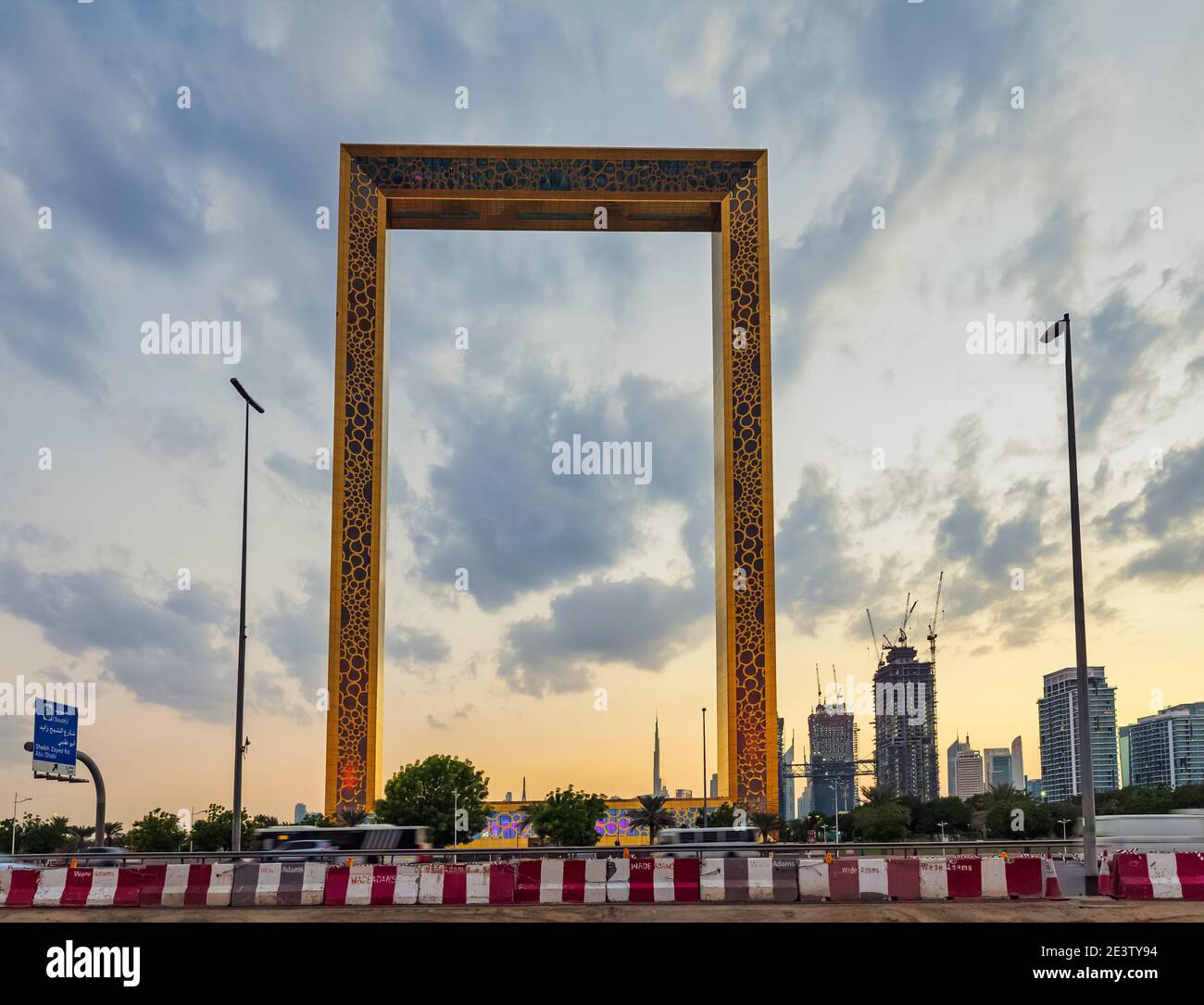 DUBAÏ, Émirats Arabes Unis - 25 décembre 2020 : vue sur le célèbre cadre de Dubaï à Dubaï, Émirats arabes Unis. Banque D'Images