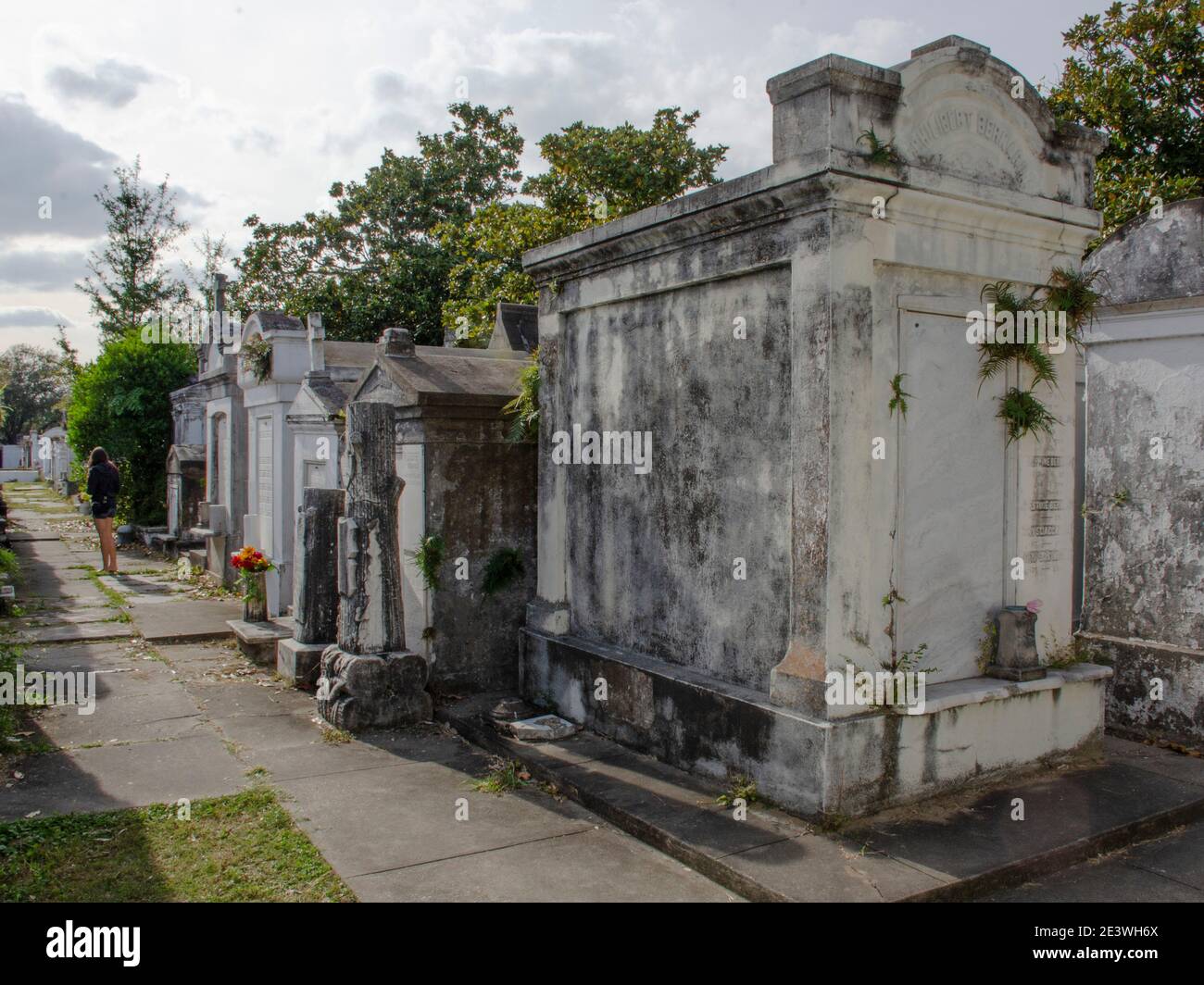 3 novembre 2014, la Nouvelle-Orléans, Louisiane, États-Unis : tombes et sites de sépulture à l'intérieur du cimetière Lafayette No.1 dans le quartier Garden District. (Image crédit : © Billy Bennight/ZUMA Wire) Banque D'Images