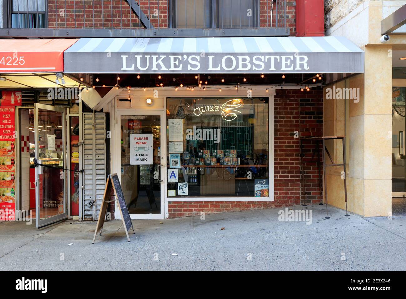 Luke's Lobster, 124 University PL, New York, NY. Façade extérieure d'une chaîne de fruits de mer dans le quartier Union Square de Manhattan. Banque D'Images