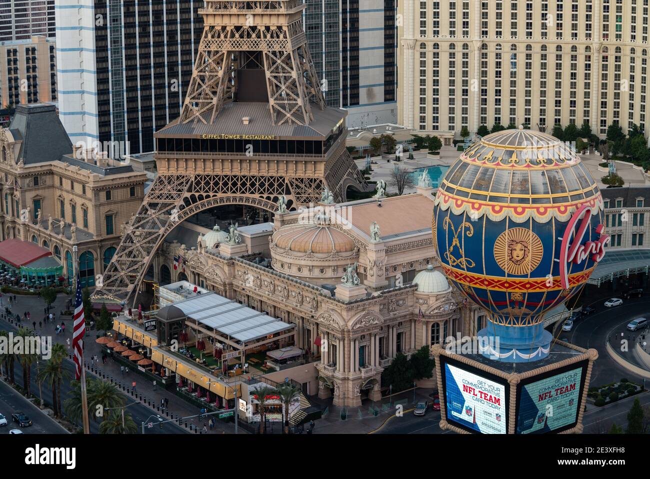 Le restaurant de la Tour Eiffel et l'hôtel Paris à Las Vegas, Nevada Banque D'Images