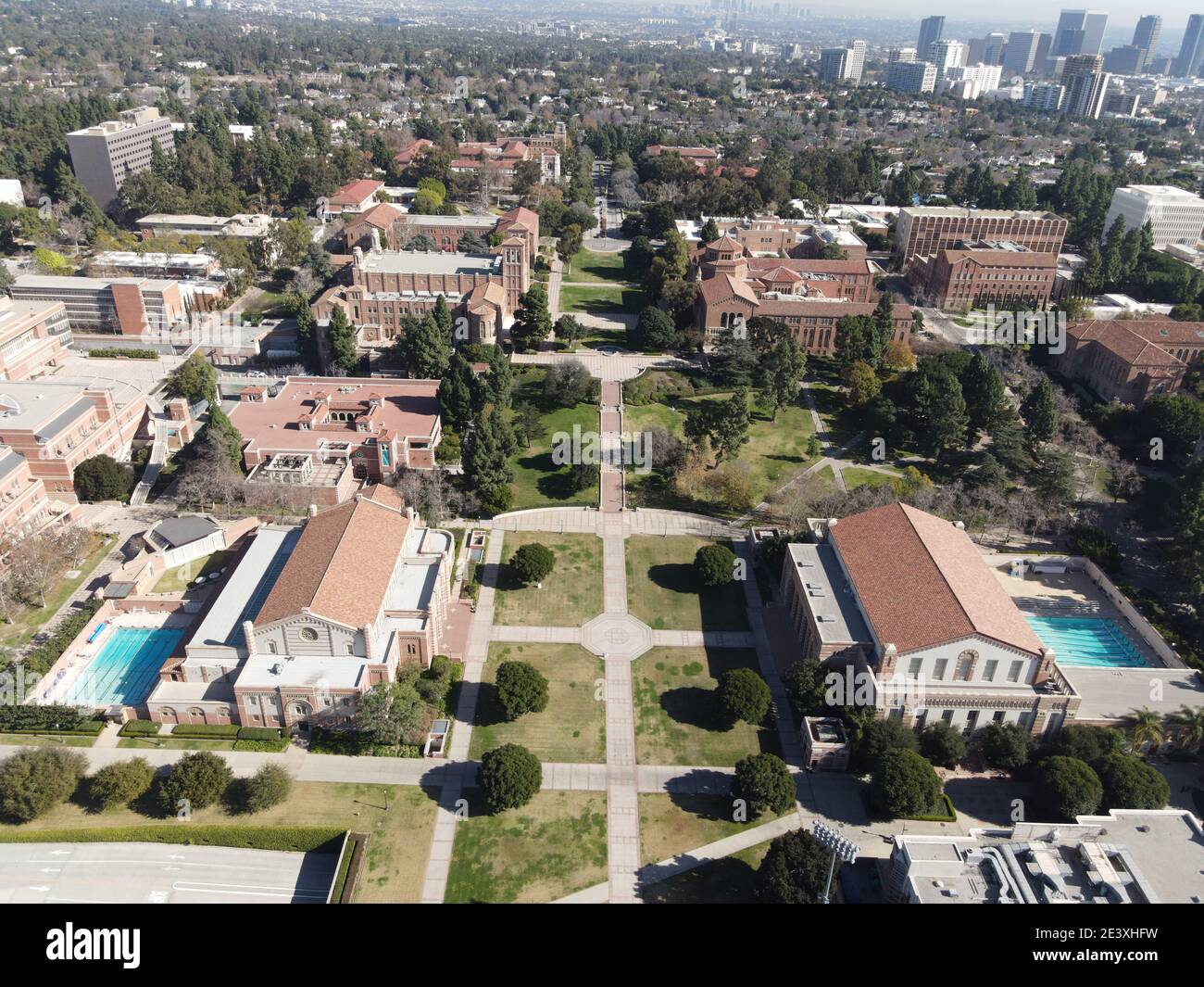 Une vue aérienne du campus de l'UCLA, le samedi 16 janvier 2021, à Los Angeles. Banque D'Images