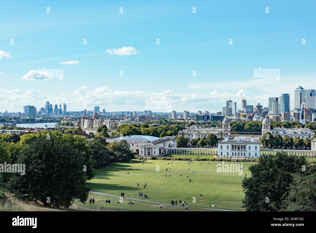 Le point de vue adjacent au Royal Observatory Greenwich à Greenwich Park, Greenwich, en regardant nos acrossLondon à Canary Wharf, The City et au-delà Banque D'Images