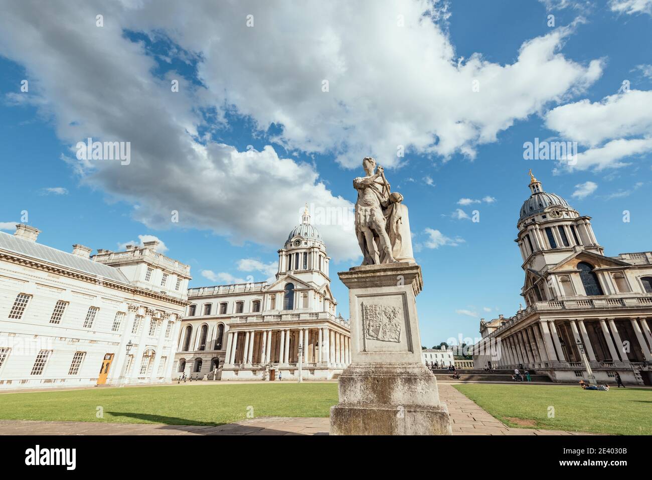 Une statue du roi George II se trouve dans l'Old Royal Naval College, Greenwich, Londres, Angleterre, Royaume-Uni Banque D'Images
