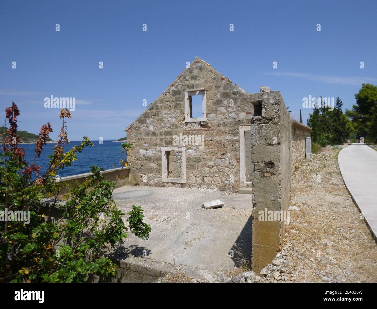 Vis Island, Croatie. Ruines de la guerre yougoslave. Banque D'Images