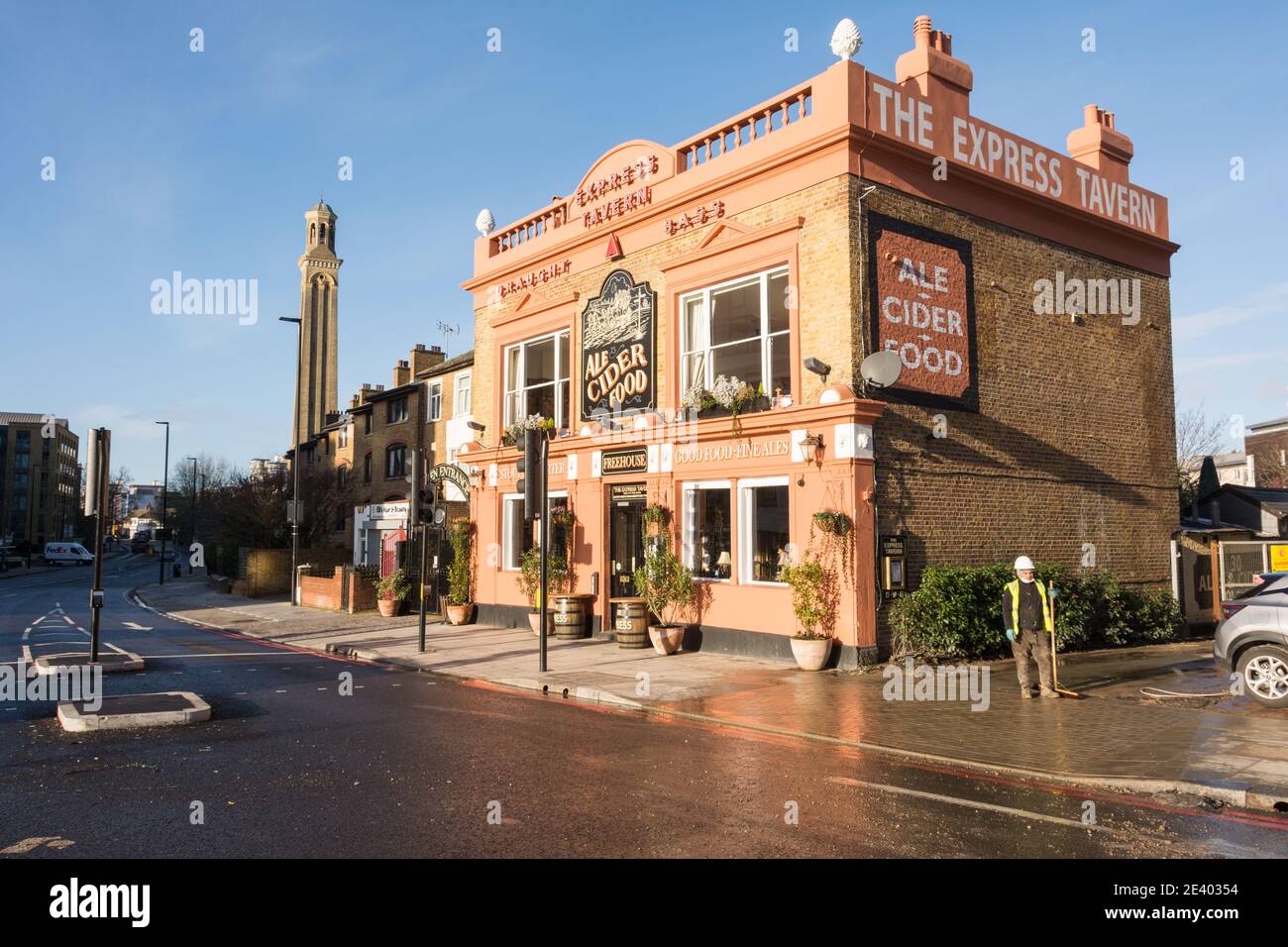 The Express Tavern, Kew Bridge Road, Brentford, TW8, Royaume-Uni Banque D'Images