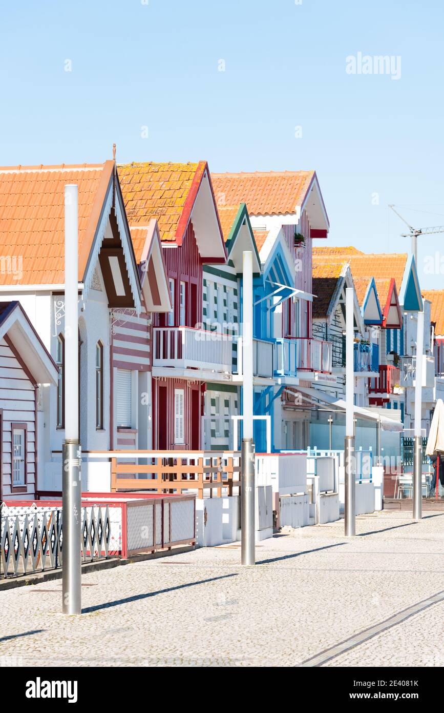 Image colorée rayures typiques Maisons à Costa Nova, Aveiro, Barra, Portugal Banque D'Images