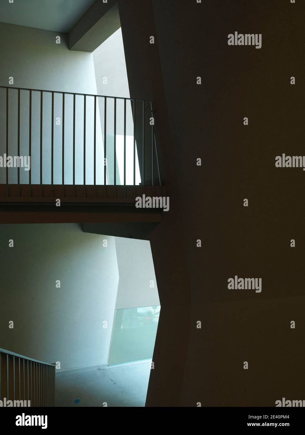 Geschaeftshaus, maison de buisiness, bâtiment commercial, edificio con négocizi, casa comercial, Rimini, italien, italie, Italia, Italia by Mario Cucinella a Banque D'Images