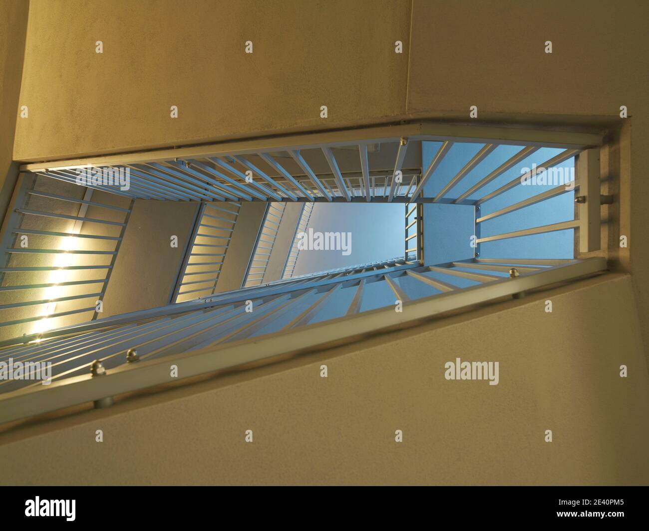 Geschaeftshaus, maison de buisiness, bâtiment commercial, edificio con négocizi, casa comercial, Rimini, italien, italie, Italia, Italia by Mario Cucinella a Banque D'Images