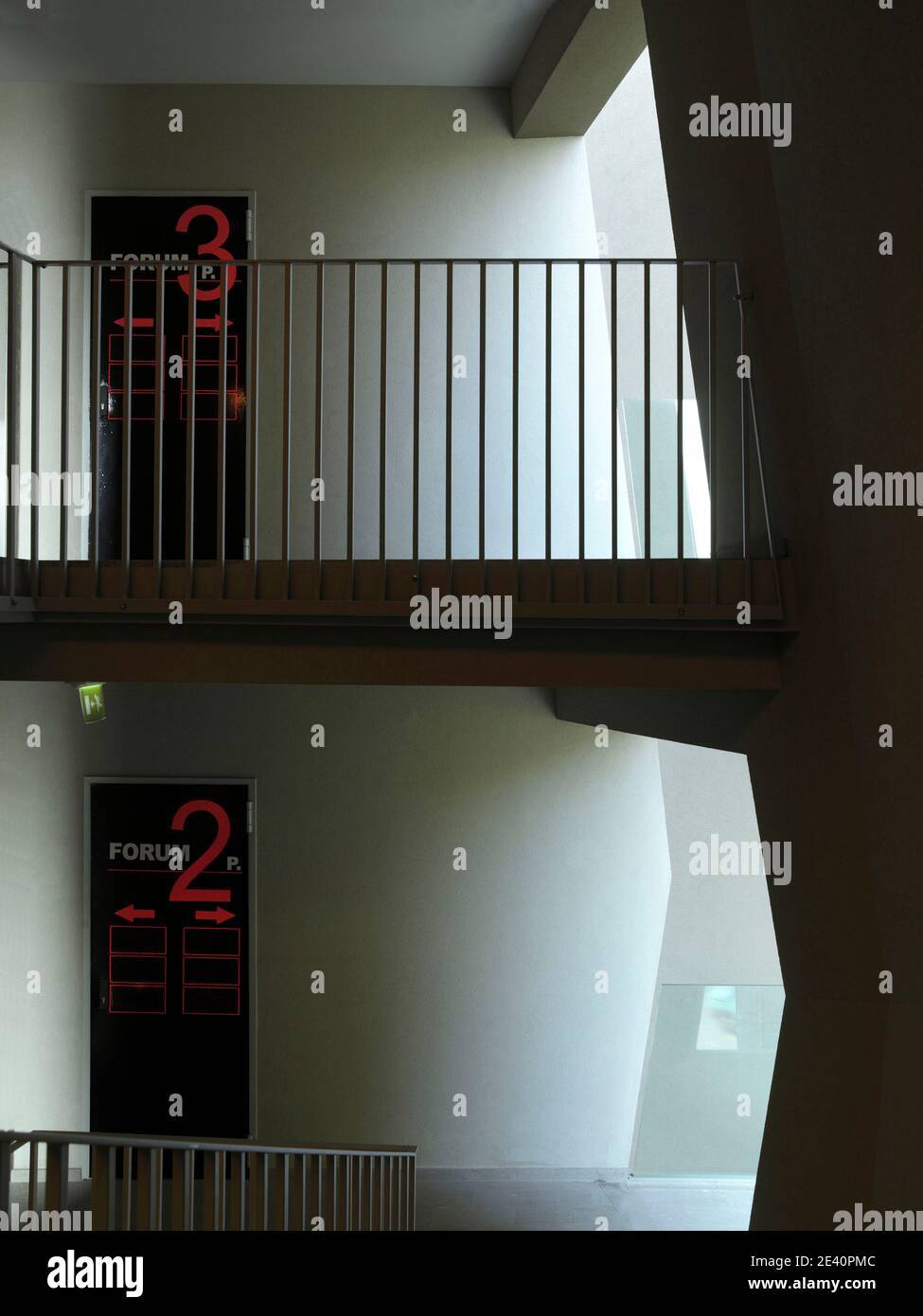 Geschaeftshaus, maison de buisiness, bâtiment commercial, edificio con négocizi, casa comercial, Rimini, italien, italie, Italia, Italia by Mario Cucinella a Banque D'Images