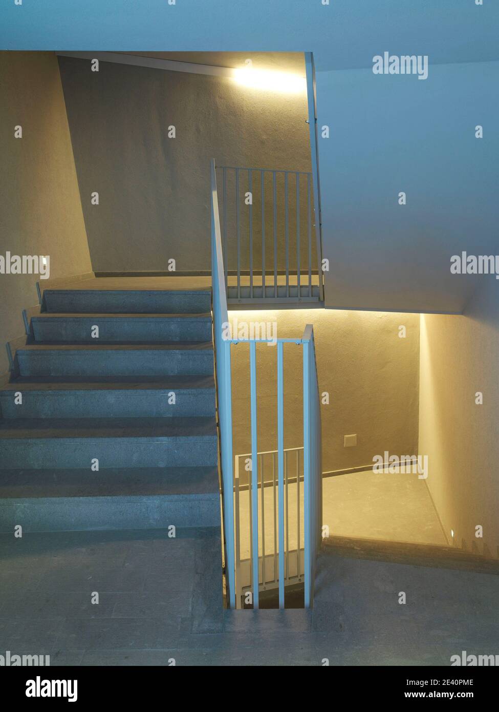 Geschaeftshaus, maison de buisiness, bâtiment commercial, edificio con négocizi, casa comercial, Rimini, italien, italie, Italia, Italia by Mario Cucinella a Banque D'Images