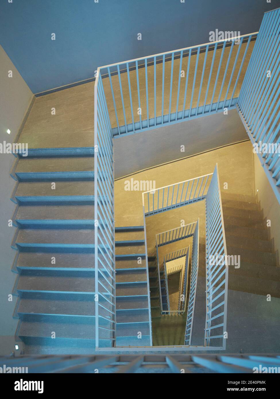 Geschaeftshaus, maison de buisiness, bâtiment commercial, edificio con négocizi, casa comercial, Rimini, italien, italie, Italia, Italia by Mario Cucinella a Banque D'Images