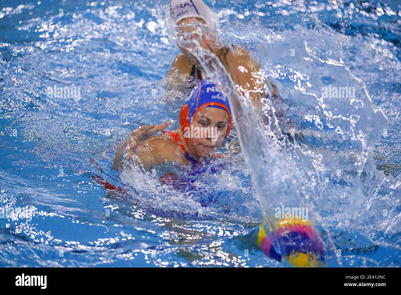 TRIESTE, ITALIE - JANVIER 21: Iris Wolves des pays-Bas pendant le match entre la France et les pays-Bas aux Jeux Olympiques de Polo d'eau pour femmes qualif Banque D'Images