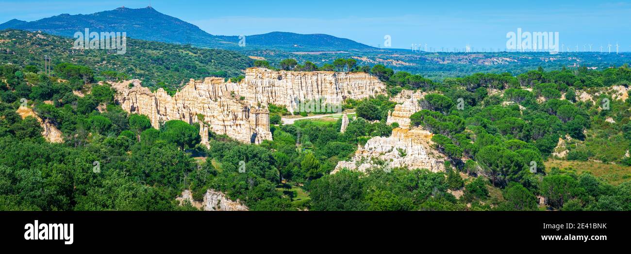 Les organes d'Ille-sur-Têt, Ille-sur-Têt, Pyrénées-Orientales. Ils résultent de l'érosion des roches sédimentaires qui ont quatre millions d'années. Banque D'Images