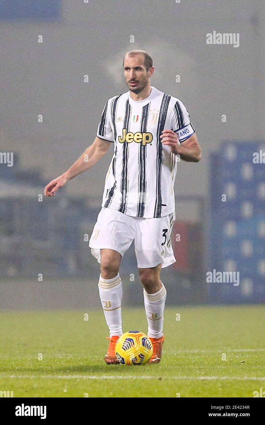 Giorgio Chiellini, le défenseur italien de Juventus, contrôle le ballon lors de la supercup italienne nommée PS5 Supercup football Match SSC Napoli vs Juventus FC. Juventus a gagné 2-0 Banque D'Images